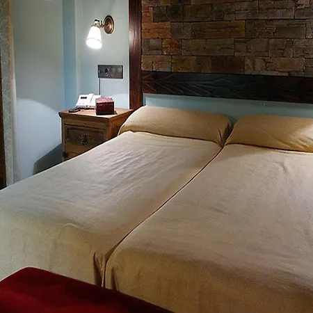 Hotel Casbas 3*